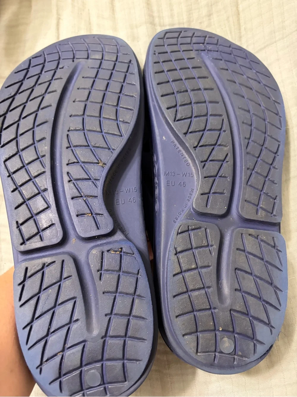OOFOS Deep Navy Recovery Flip Sandal Mens EU 46 M13 L15